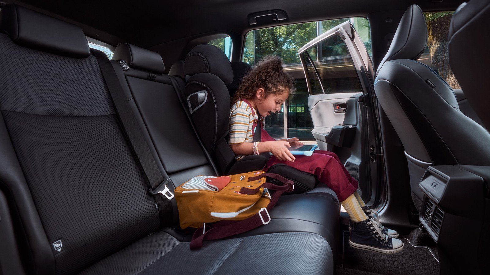 rav4-ng25-interior-03