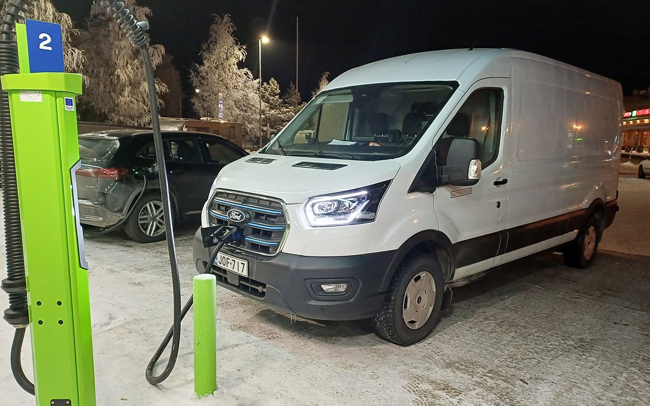 Ford-e-Transit_talvitesti_1280x800